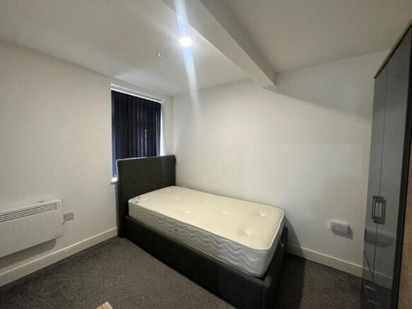 2 bed Apartment to rent Image 5