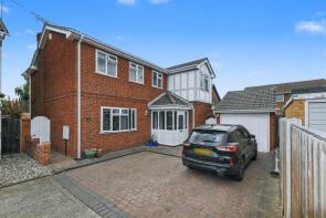 3, Sunningdale, Canvey Island SS8 8DJ
