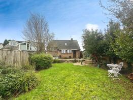 21, Hillview Road, Southampton SO45 5GN