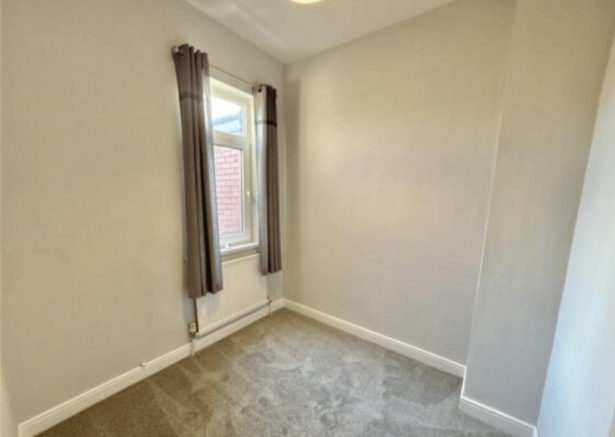 2 bed Terraced to rent Image 7