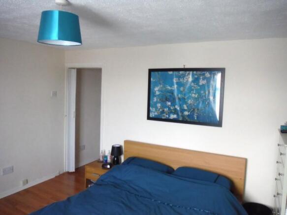 Bedroom (II)