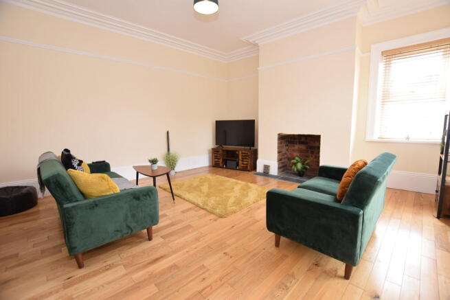 Living Room (2)