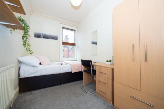 6 bed Terraced to rent Image 9