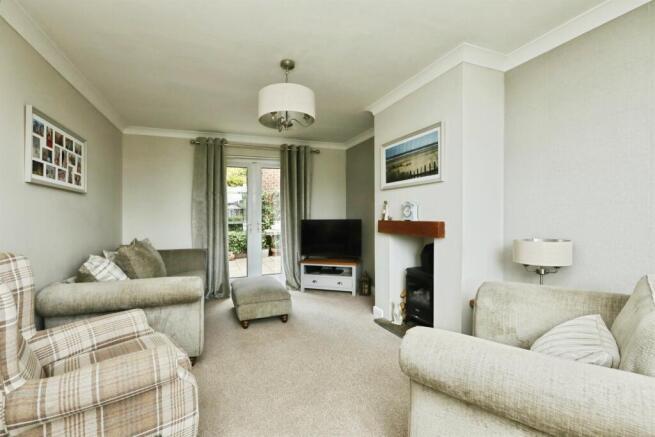 3 bed Semi-Detached for sale Image 6