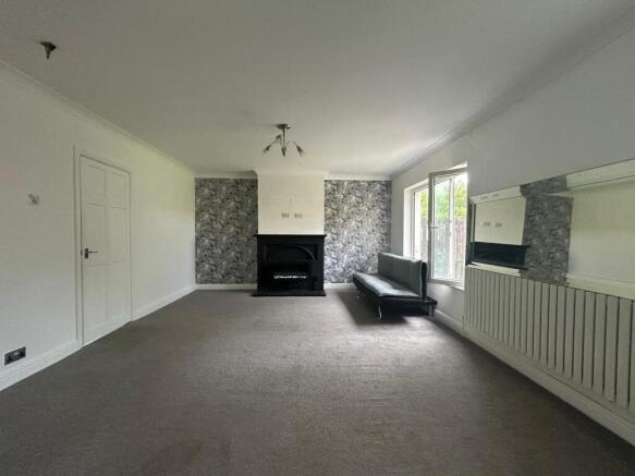 3 bed Semi-Detached for sale Image 4