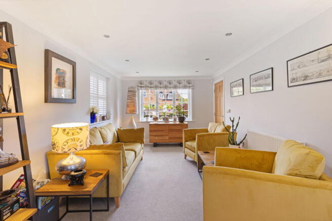 5 bed Detached for sale Image 7