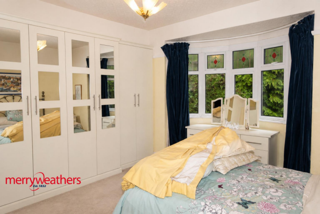 4 bed Detached for sale Image 9