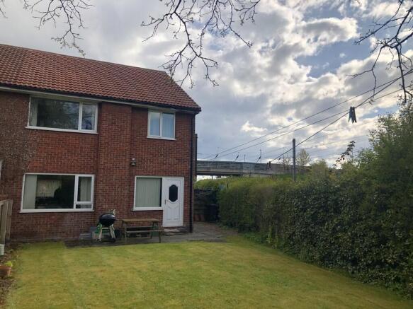 1 bed House Share to rent Image 10
