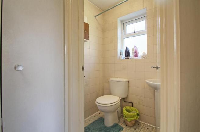 DOWNSTAIRS CLOAKROOM