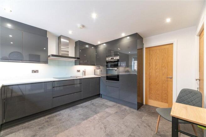 4 bed Detached for sale Image 8