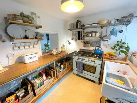 Kitchen c.jpg