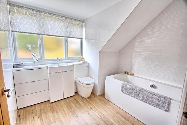 FAMILY BATHROOM