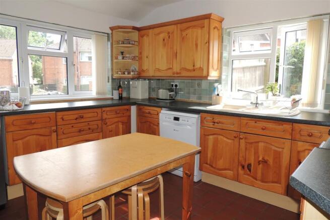 6 Croft Way 054 - Copy.JPG