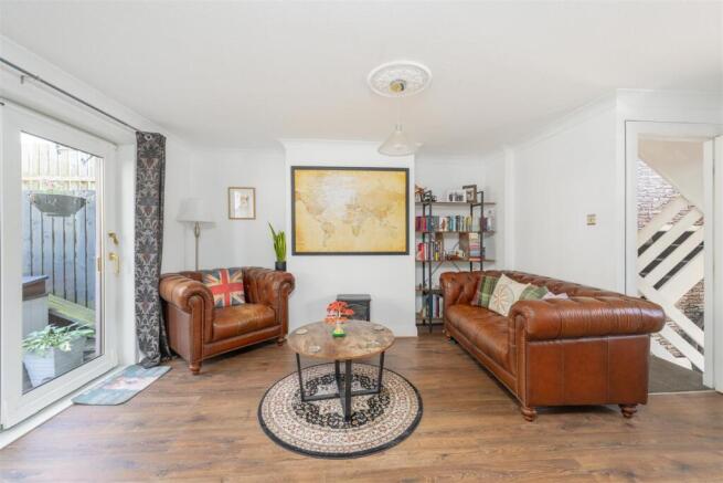 103_Howdenburn_Court-05.jpg