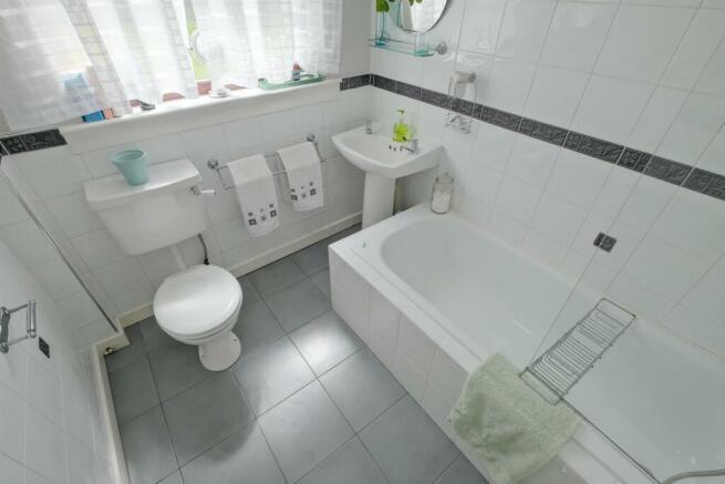 70 Belstane Rd, Carluke ML8 4BG-35.jpg