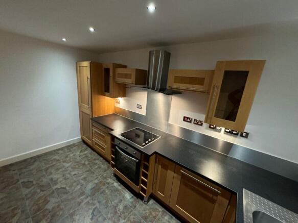 3 bed Apartment for sale Image 6