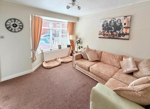 3 bed Semi-Detached for sale Image 8