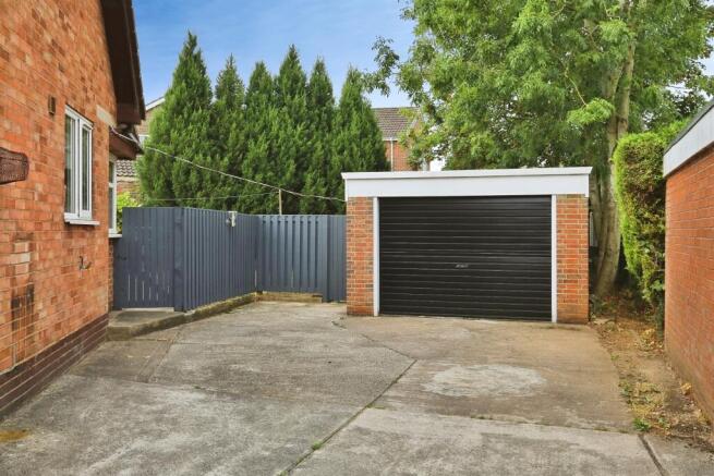 3 bed Semi-Detached for sale Image 5