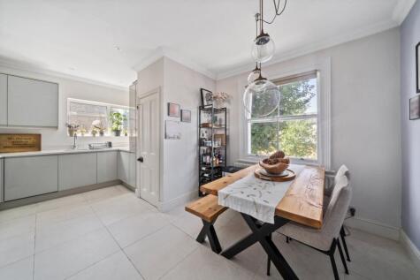 Southfield Road, Bedford Park borders, Chiswick, W4