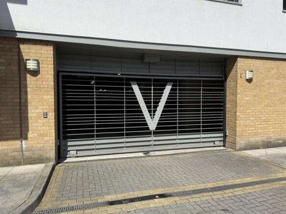 Garage M Visage 4.jpeg