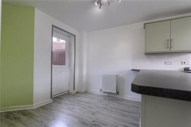 3 bed Semi-Detached to rent Image 4