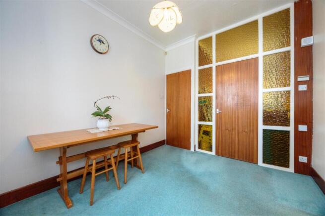 5 bed Detached for sale Image 9