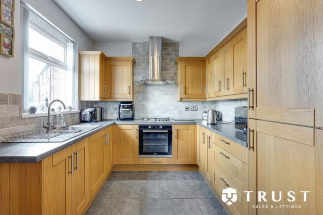 3 bed Semi-Detached for sale Image 6