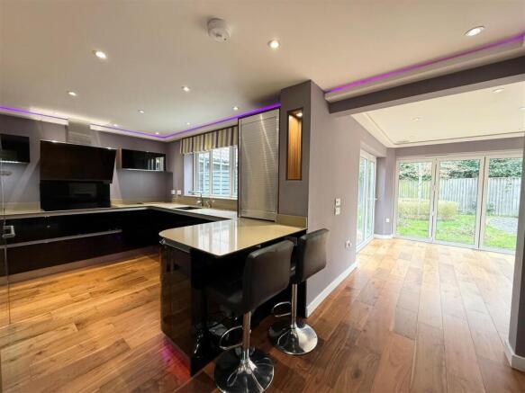 Kitchen 3.jpg