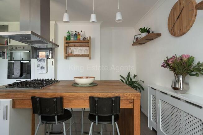 Kitchen & Breakfast Roomn