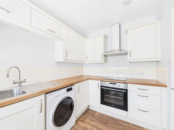 2 bed Flat for sale Image 12