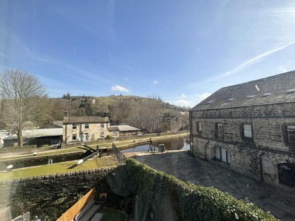 3 bed Terraced for sale Image 4