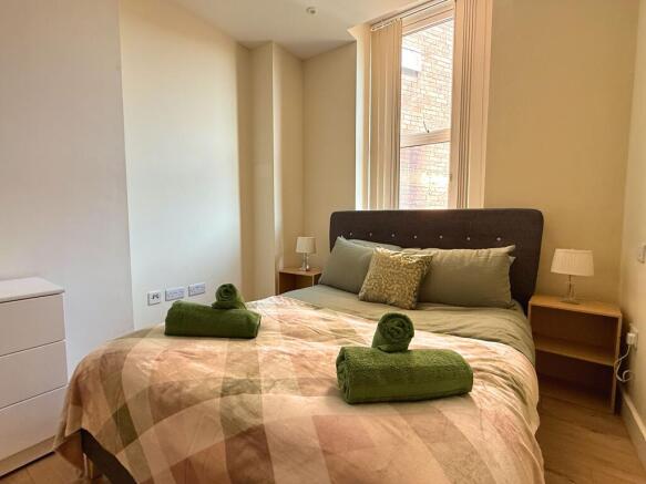 2 bed Apartment to rent Image 4