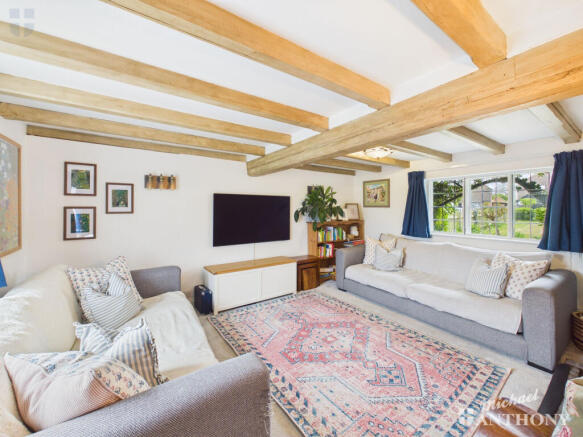 CAM03852G0-PR0611-STILL006