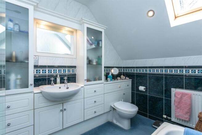 BATHROOM b.jpg