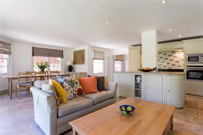 Kitchen/Family Rm