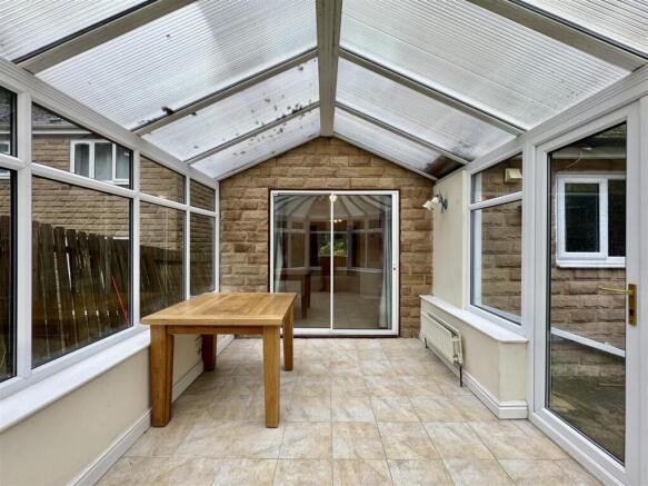 4 bed Detached for sale Image 12