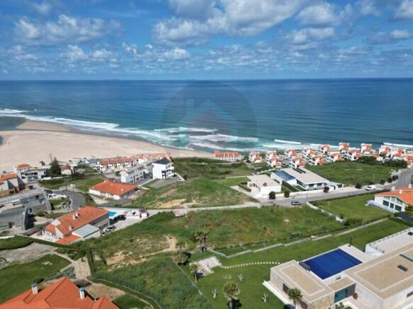 land in Foz do Arelho