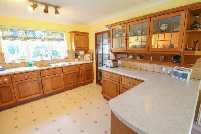 kitchen b.jpg
