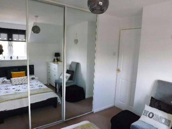 Bedroom 2 Pic 2