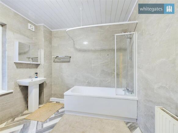 3 bed Terraced to rent Image 5