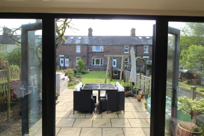 GARDEN ROOM