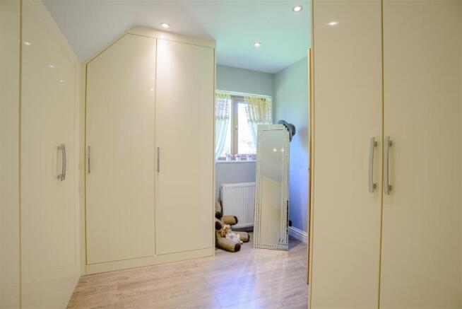 8386342-interior29.jpg