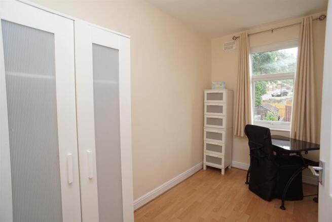 2 bed Terraced to rent Image 5