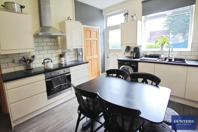 5 bed Terraced for sale Image 8