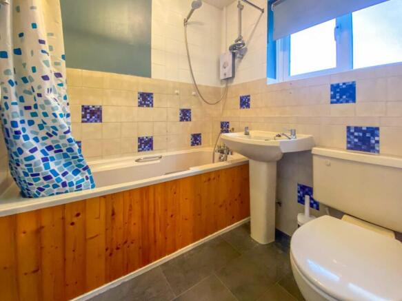17 Avon View Road ba