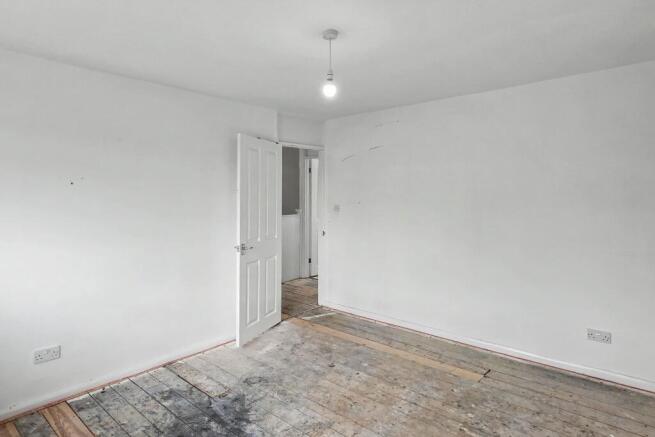 30 Andover Close, Uxbridge UB8 2XH