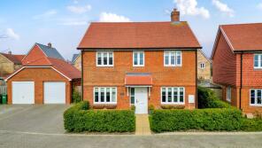 14, Lapwing View, Hailsham BN27 1GH