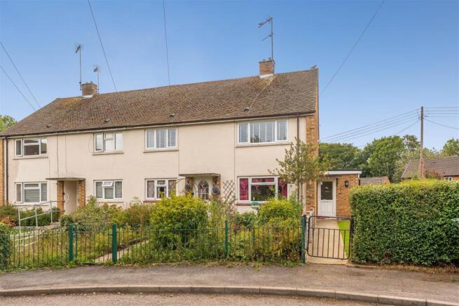 8 Cumberford Close, Bloxham-1.jpg