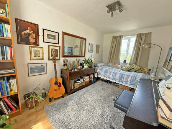 4 bed Semi-Detached for sale Image 9