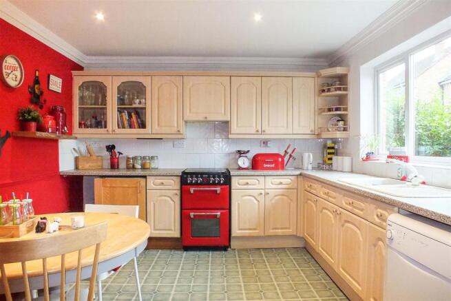 KITCHEN / BREAKFAST ROOM